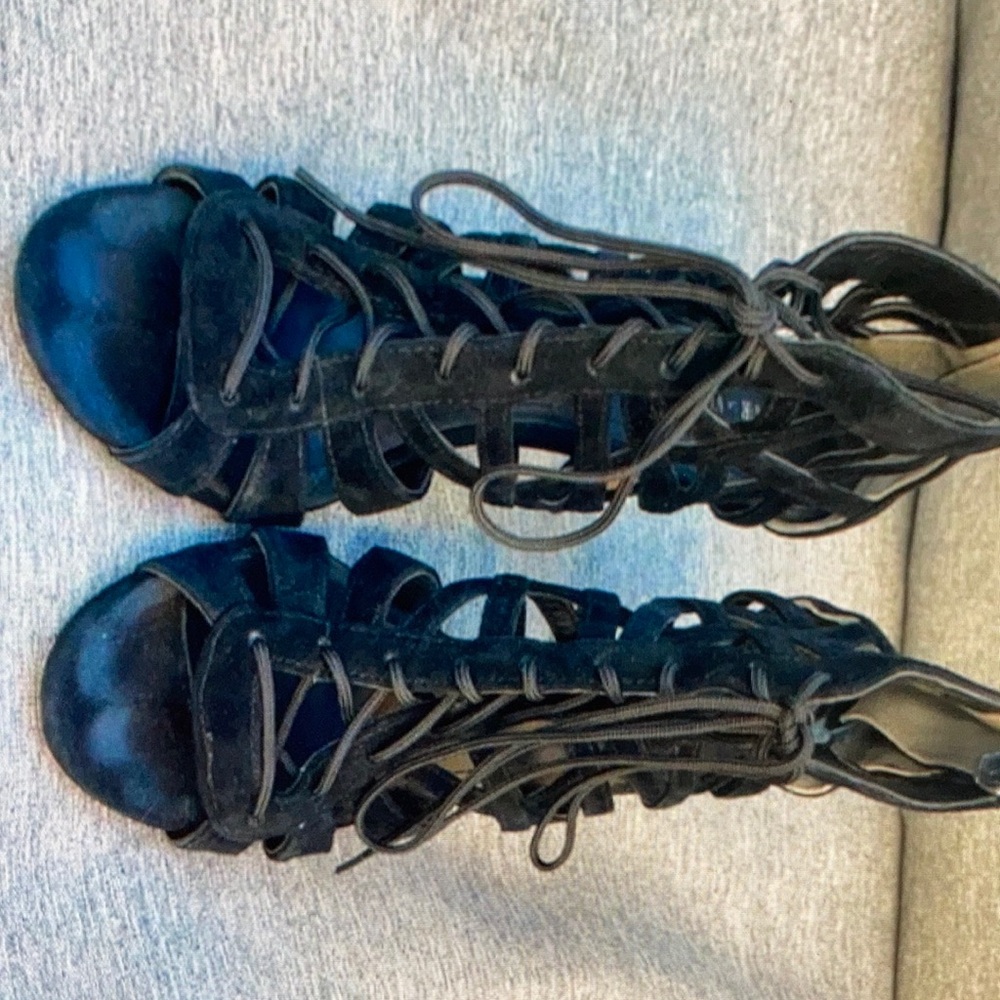 Pour la victoire black gladiator suede heels size 6.5